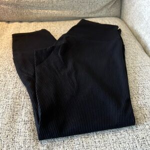 Lululemon Align Ribbed HR legging 25” size 6, black, worn twice.